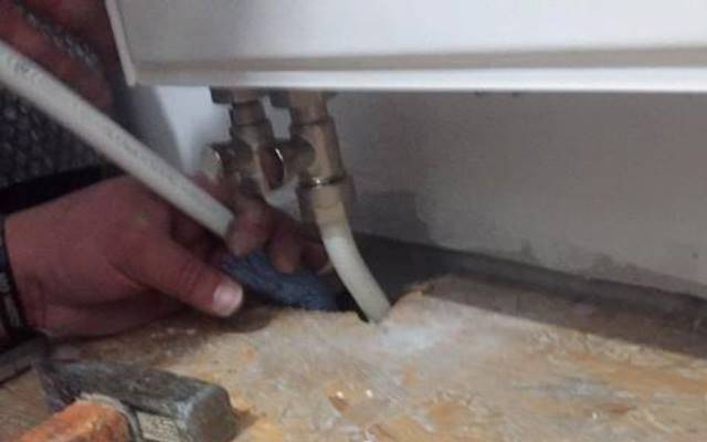Usunięcie wycieku w instalacji grzewczej grzejnika
