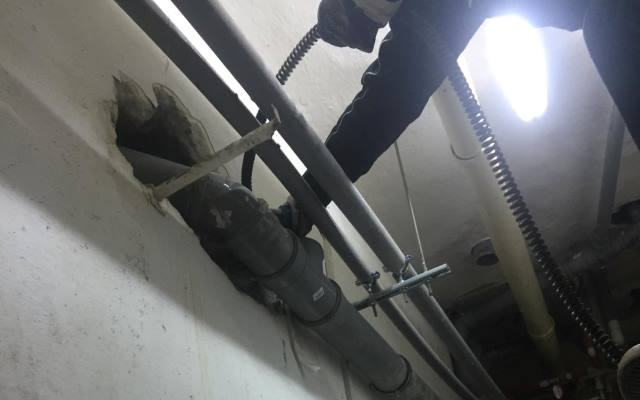 Skuteczne przepychanie rur w systemach kanalizacyjnych w budynkach mieszkalnych