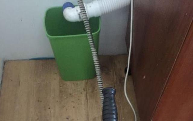 Skuteczne oczyszczanie zatorów w odpływach kanalizacyjnych