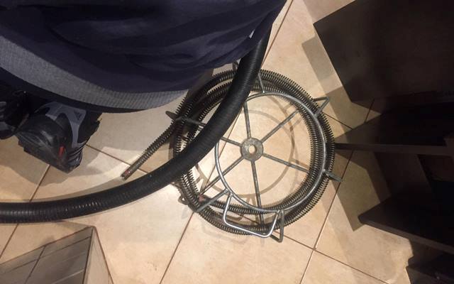 Kompleksowe udrażnianie kanalizacji domowej i przemysłowej