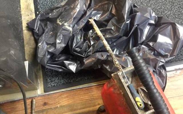 Skuteczne udrożnienie zatkanej kanalizacji sanitarnej