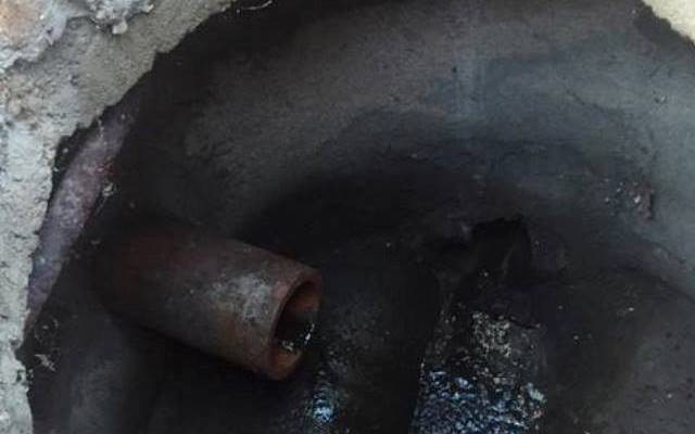 Wyczyszczenie studzienki kanalizacyjnej z zalegających osadów