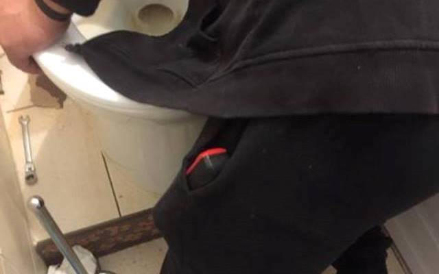 Montaż toalety wraz z dopasowaniem do istniejącej instalacji