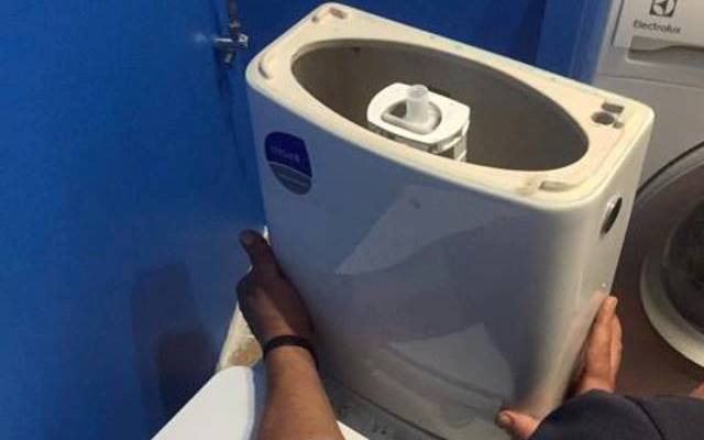 Skuteczna naprawa mechanizmu spłuczki w toalecie