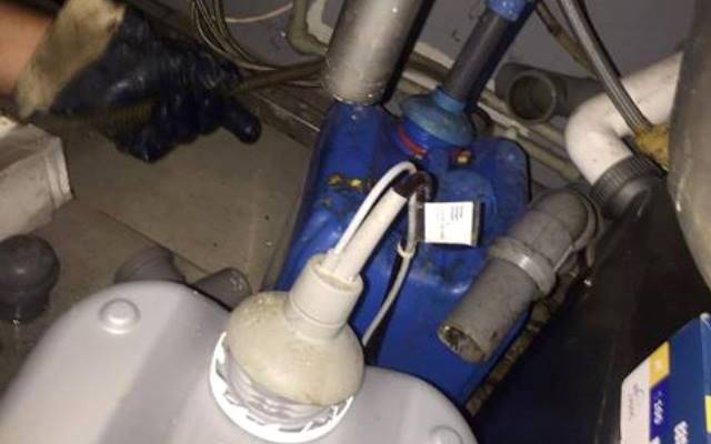 Rozwiązywanie problemów z niedrożną rurą odpływową